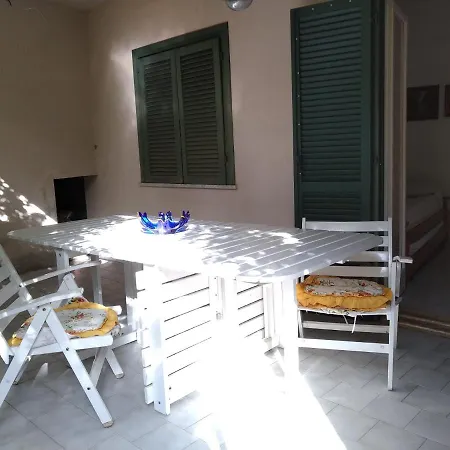 Praialonga Kr Casa Vacanze Fronte Mare *