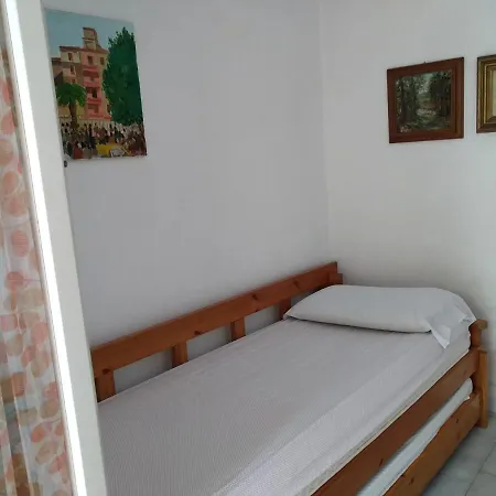 Praialonga Kr Casa Vacanze Fronte Mare Ferienhaus *